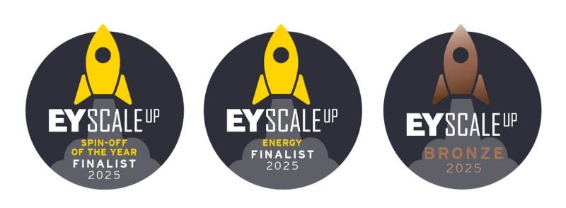 Drei runde EY Scale-Up Auszeichnungen mit Raketen-Grafik: Spin-off of the Year Finalist, Energy Finalist und Bronze 2025